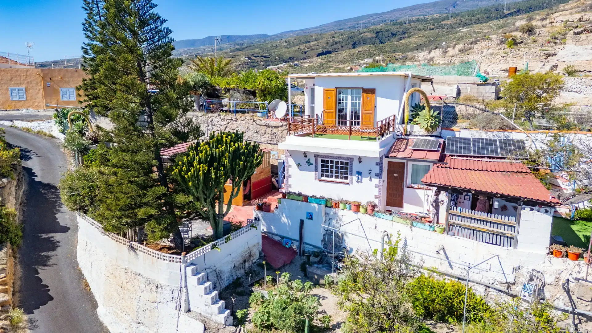 Vista exterior de Finca rústica en venda en Güímar amb Jardí privat, Terrassa i Moblat
