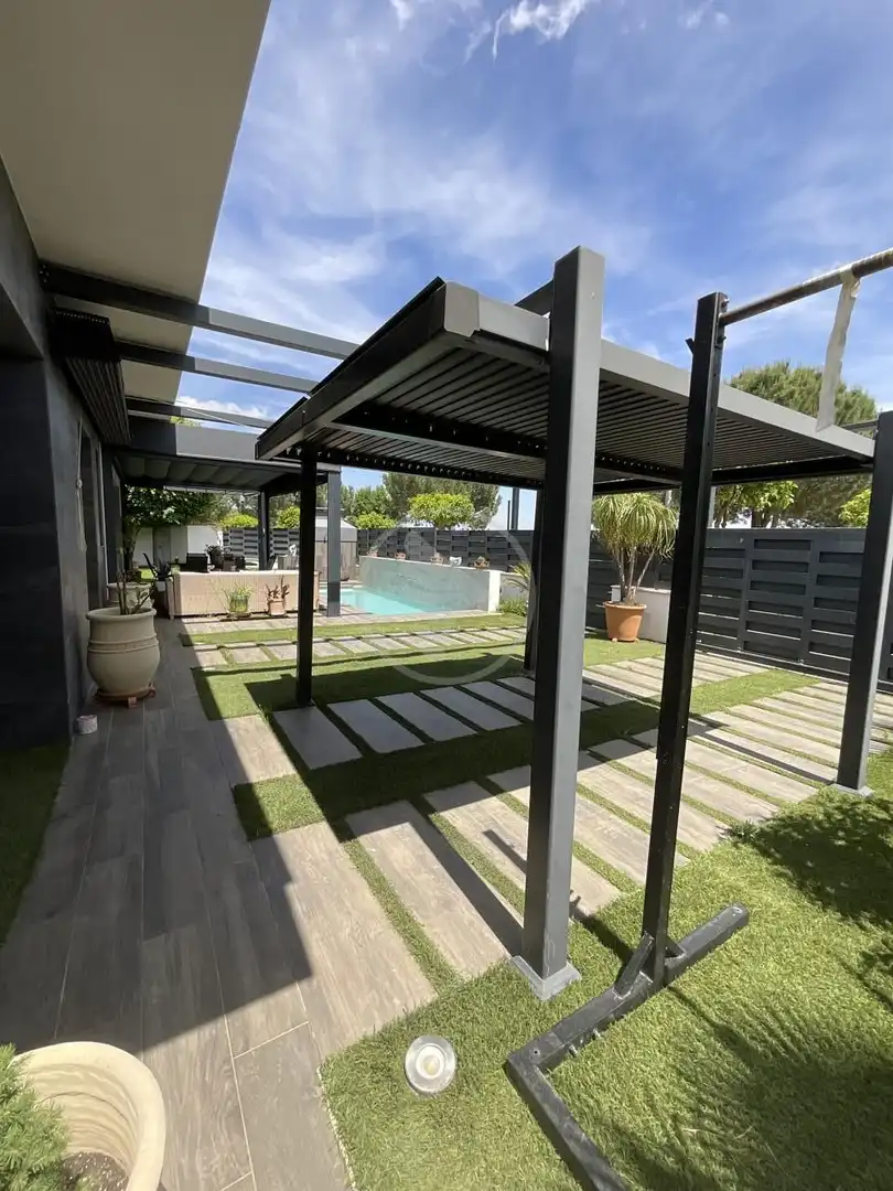 Terrassa de Casa o xalet en venda en Linares amb Aire condicionat