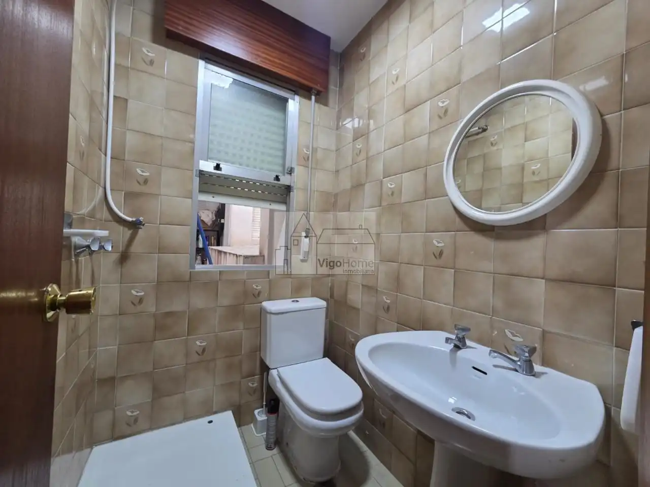 Bathroom of Flat for sale in Moaña  with Heating and Storage room