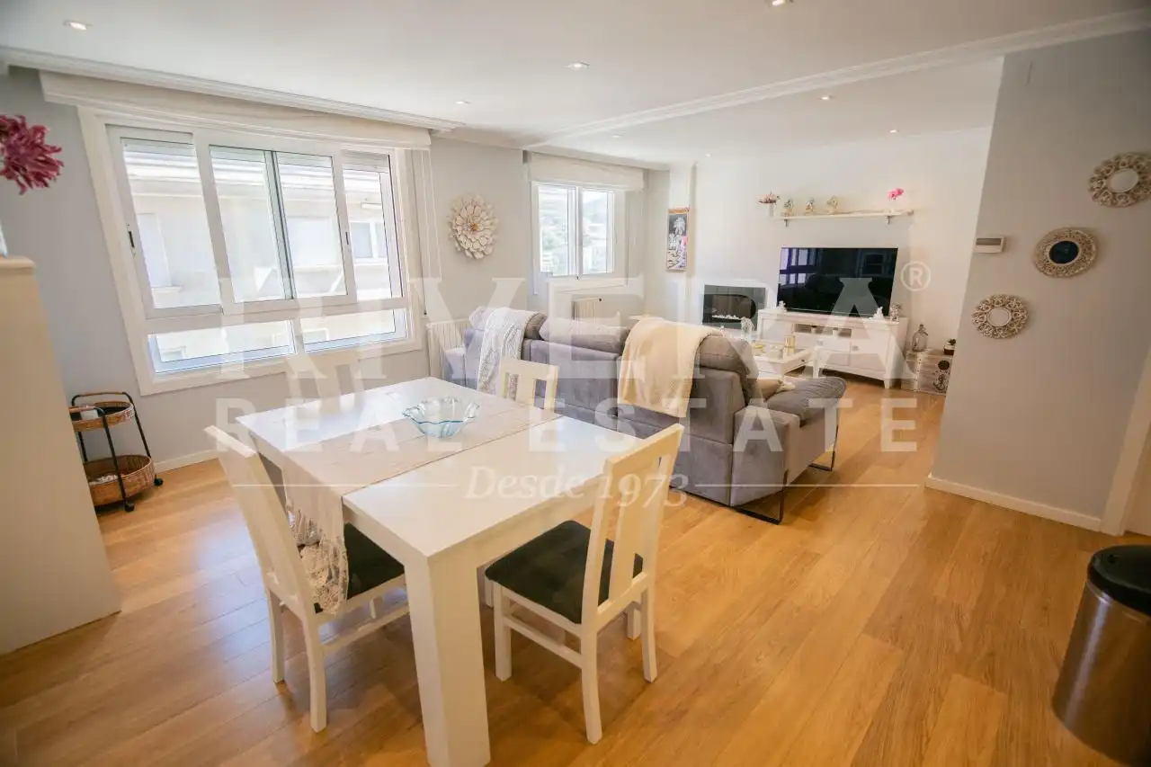 Living room of Duplexes for sale in Nigrán  with Heating, Parquet flooring and Storage room