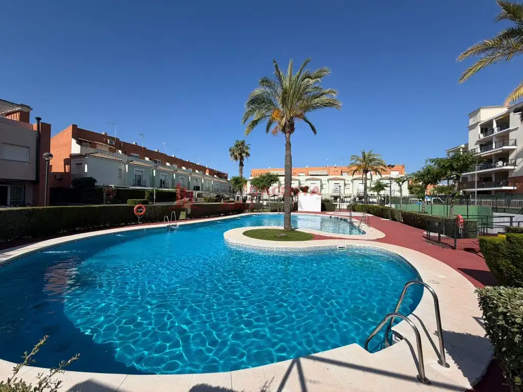 Piscina de Casa adosada de lloguer en La Antilla