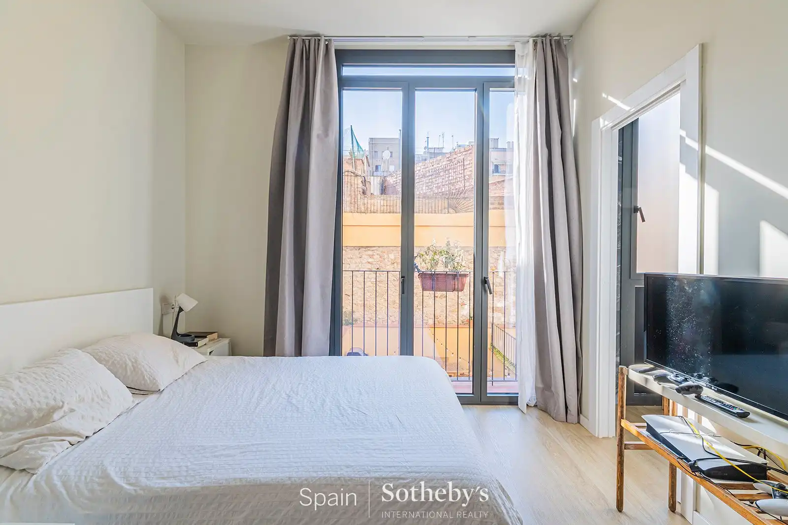 Apartament amb ascensor en venda a Gran Via de les Corts Catalanes, imagen 16