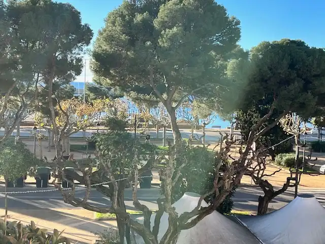 Vista exterior de Pis en venda en Sant Feliu de Guíxols amb Aire condicionat, Calefacció i Parquet