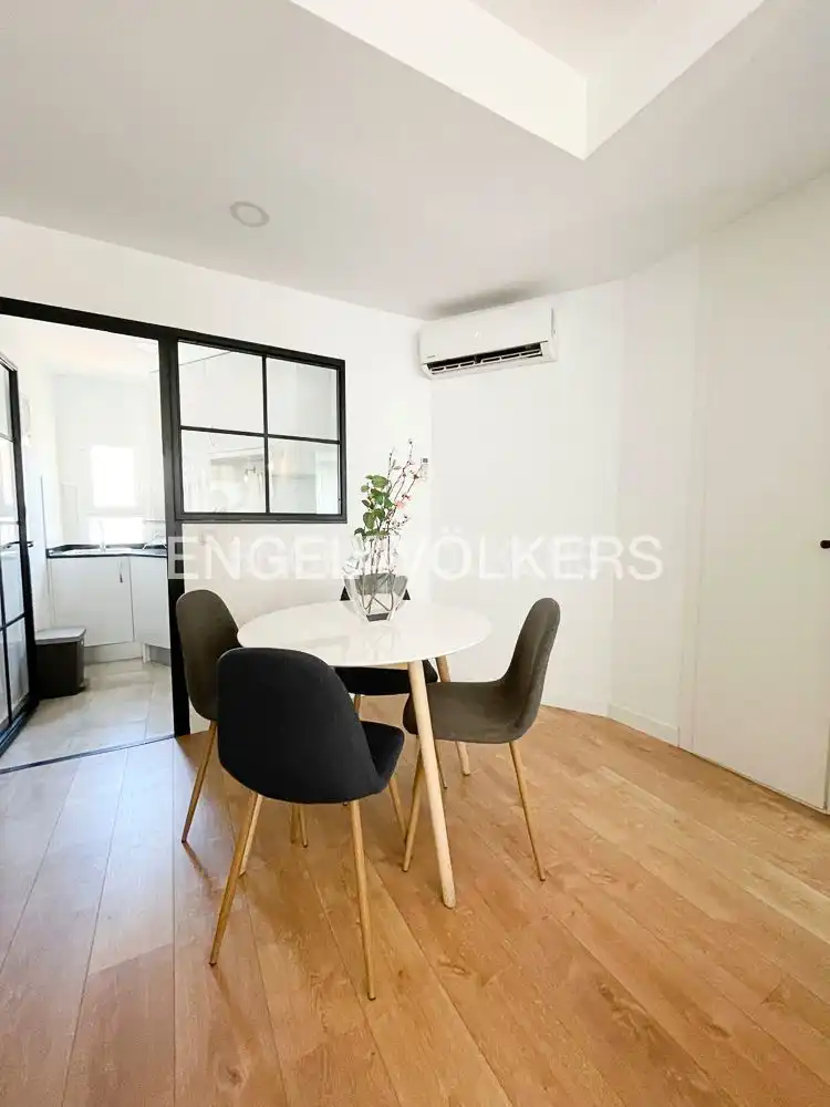 Dining room of Flat for rent in Madrid  with Air Conditioner, Heating and Furnished