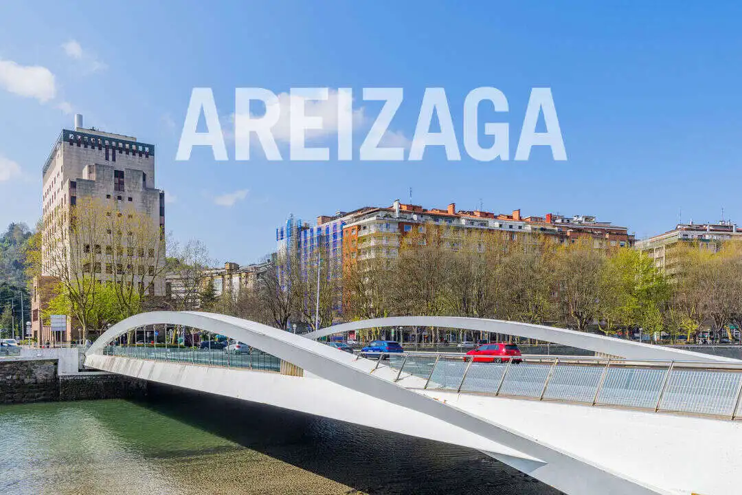 Vista exterior de Pis en venda en Donostia - San Sebastián  amb Calefacció