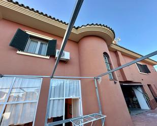 Vista exterior de Casa o xalet en venda en Chiclana de la Frontera amb Aire condicionat, Calefacció i Jardí privat