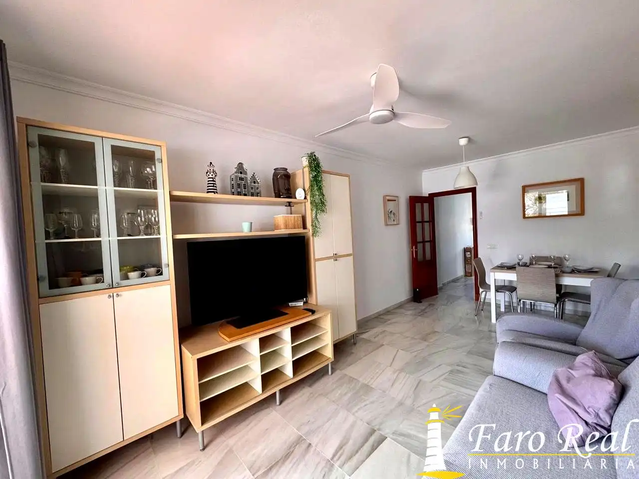Sala d'estar de Àtic de lloguer en Sanlúcar de Barrameda amb Aire condicionat, Terrassa i Moblat