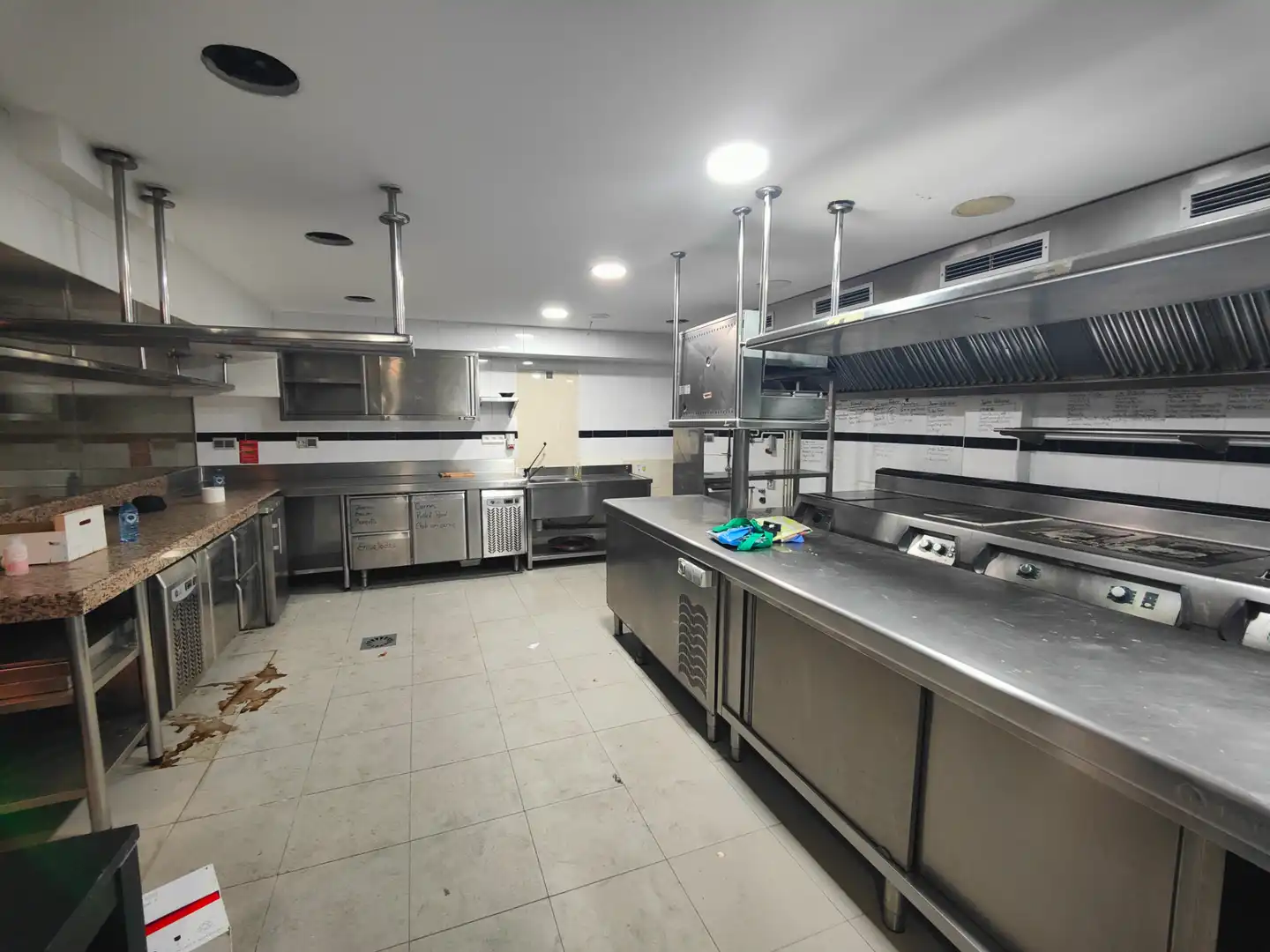 Kitchen of Commercial properties for rent in Vigo   with Air Conditioner