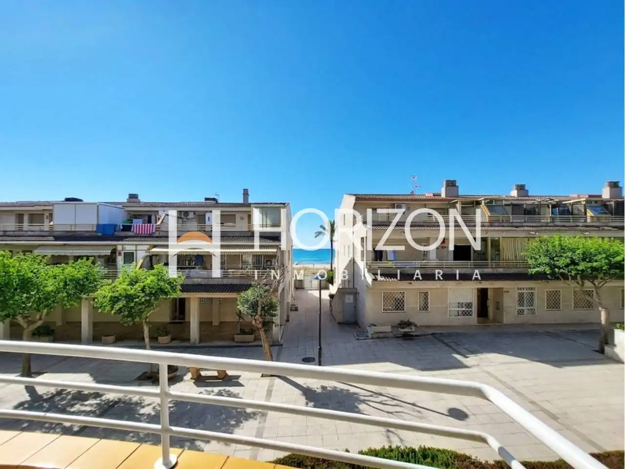 Vista exterior de Apartament en venda en Cunit amb Aire condicionat, Calefacció i Terrassa