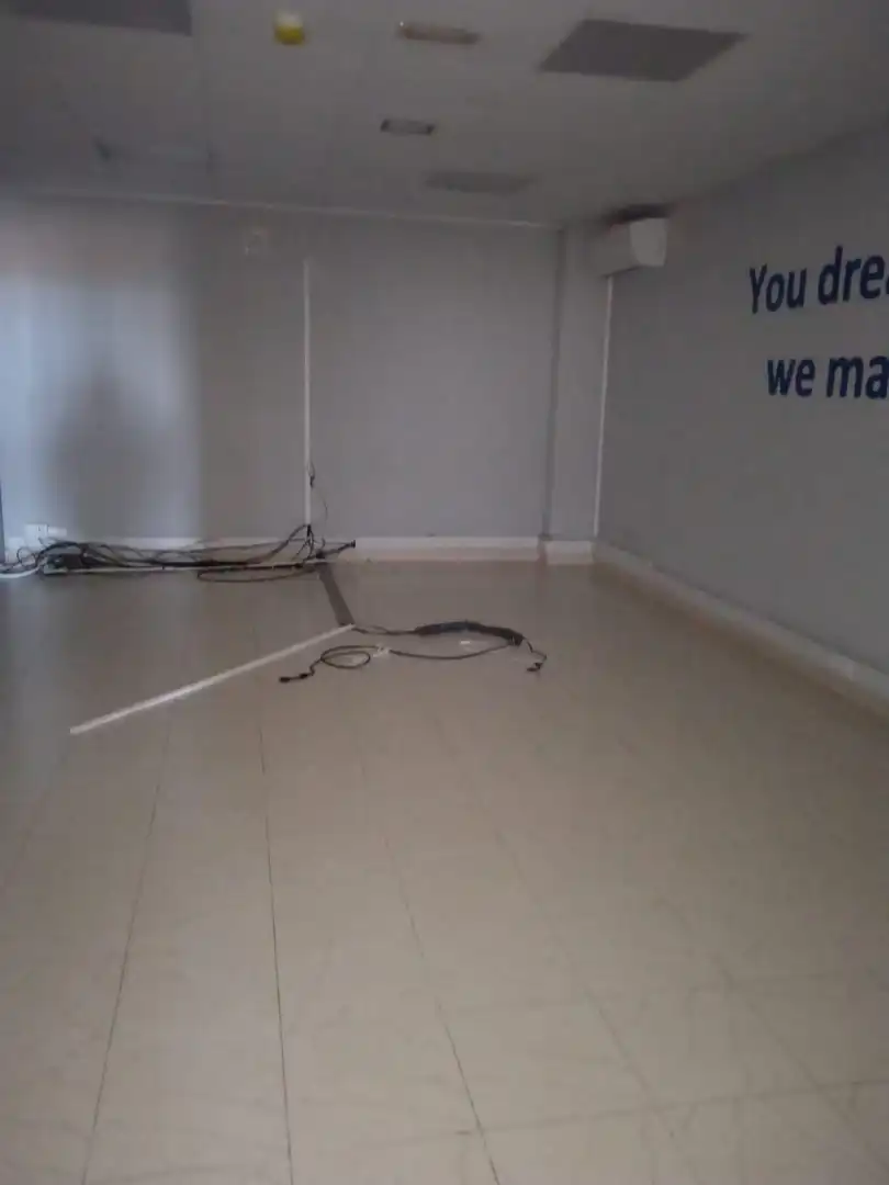 Fabrikhallen zur Miete in Massalfassar