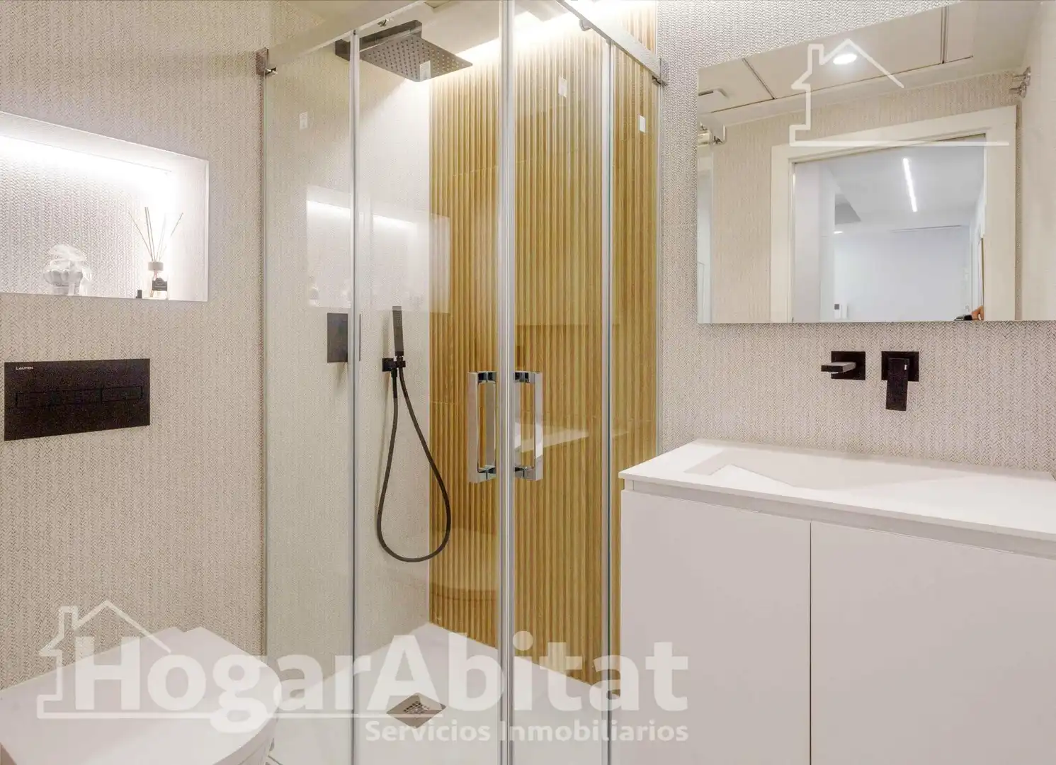 Baño de Piso en venta en Dénia con Calefacción, Jardín privado y Terraza