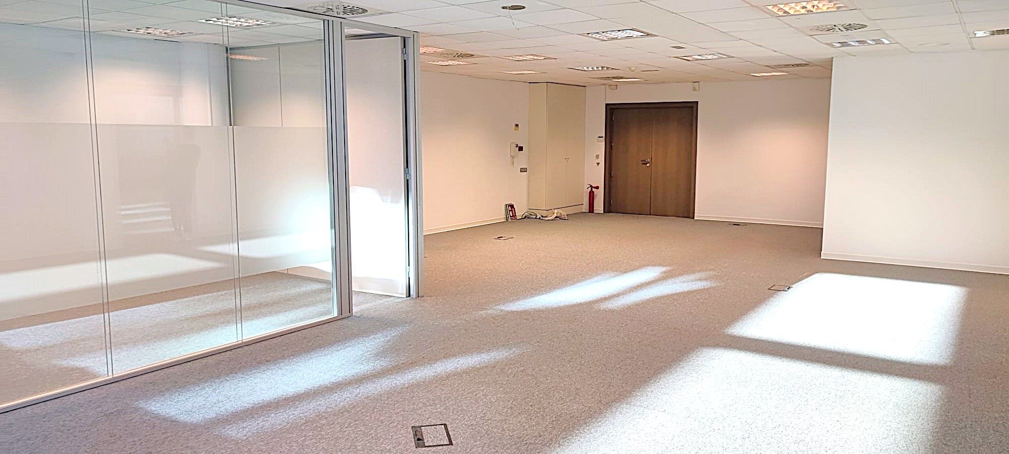 Office to rent in Badalona  with Air Conditioner, Heating and Terrace