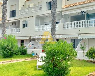 Vista exterior de Dúplex en venda en La Manga del Mar Menor amb Aire condicionat, Terrassa i Piscina