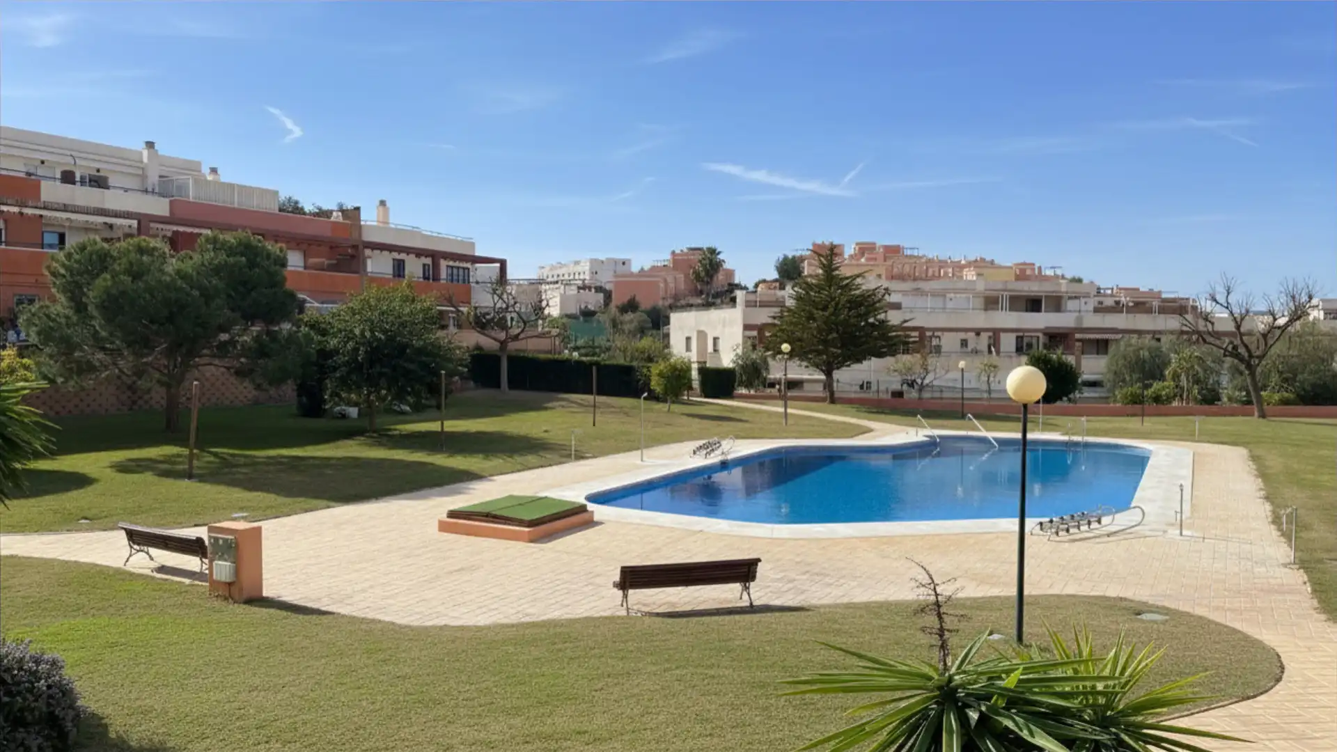 Piscina de Pis en venda en Vélez-Málaga amb Aire condicionat, Terrassa i Moblat