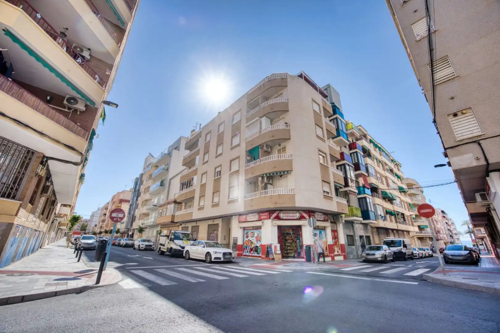 Vista exterior de Piso de alquiler en Torrevieja con Aire acondicionado, Calefacción y Terraza