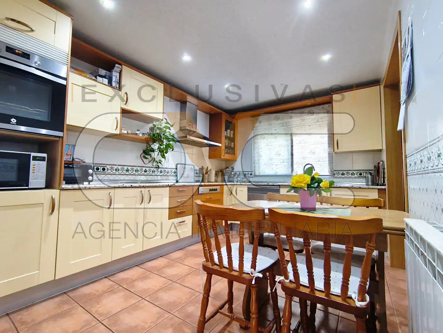 Cocina de Casa adosada en venta en Serranillos del Valle con Aire acondicionado, Calefacción y Jardín privado
