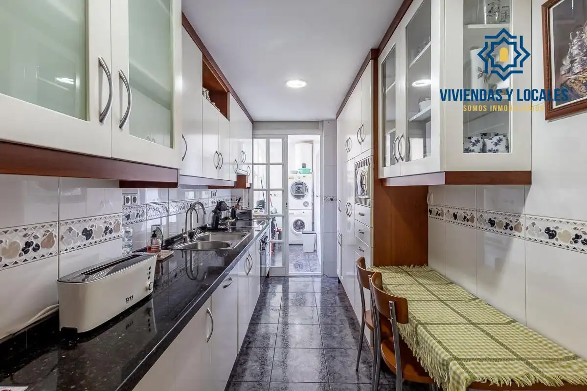 Kitchen of Flat for sale in Granada  with Heating and Terrace