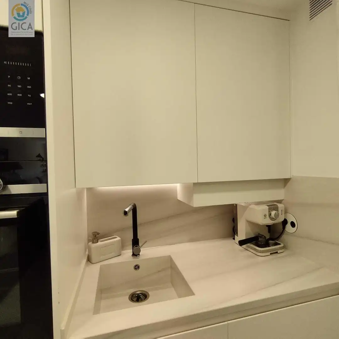 Kitchen of Flat for sale in Algeciras  with Storage room