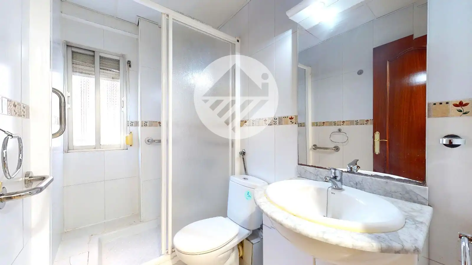 Badezimmer von Wohnung zum Verkauf in Leganés mit Heizung und Terrasse