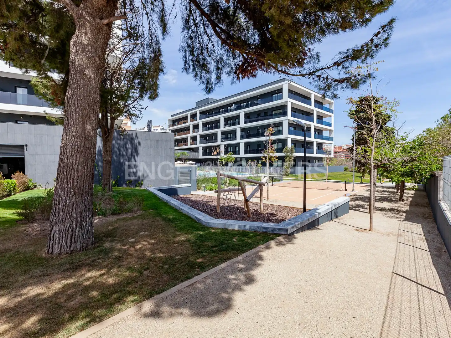 Vista exterior de Piso de alquiler en Esplugues de Llobregat con Aire acondicionado, Calefacción y Jardín privado