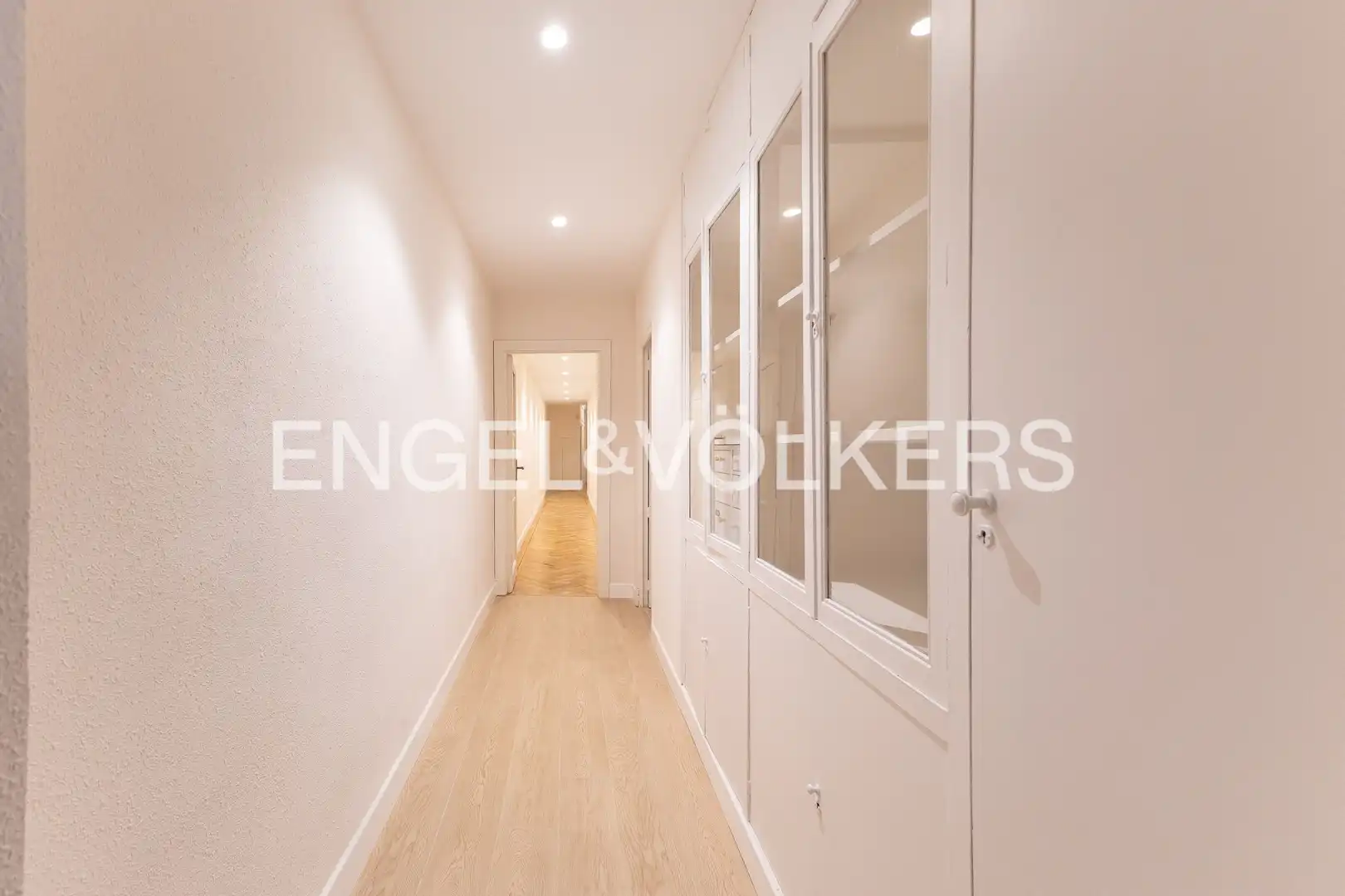 Flat for rent in Madrid  with Air Conditioner, Heating and Balcony