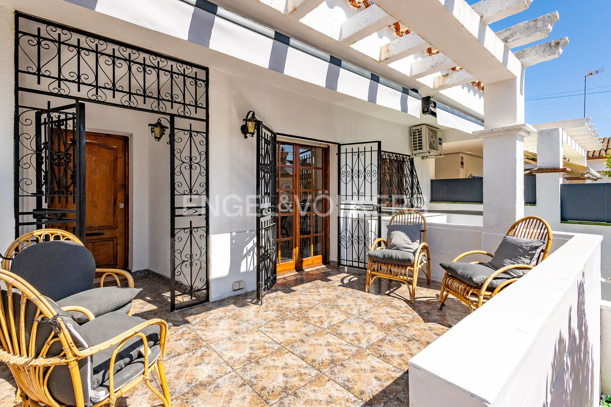 Terrasse von Einfamilien-Reihenhaus miete in Cunit mit Klimaanlage, Heizung und Terrasse