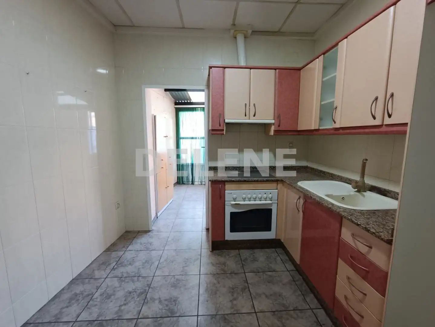 Casa aparellada amb terrassa en venda a Hellín, imagen 10