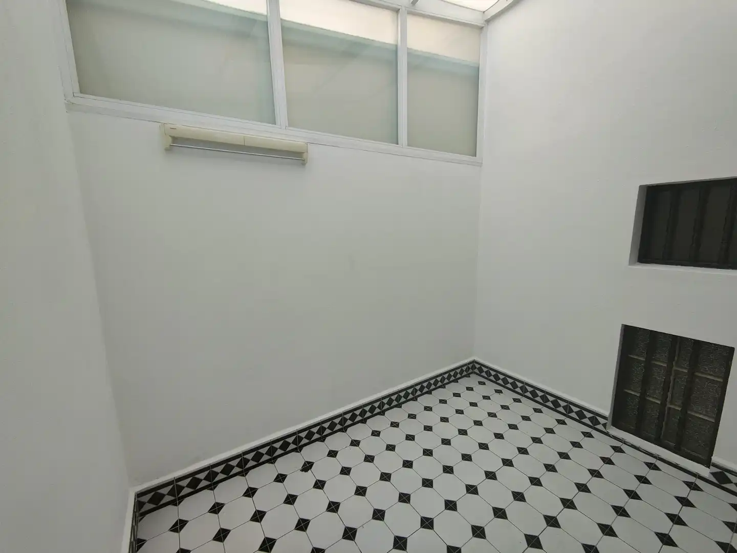 Bathroom of Flat for sale in San Cristóbal de la Laguna  with Storage room and Oven
