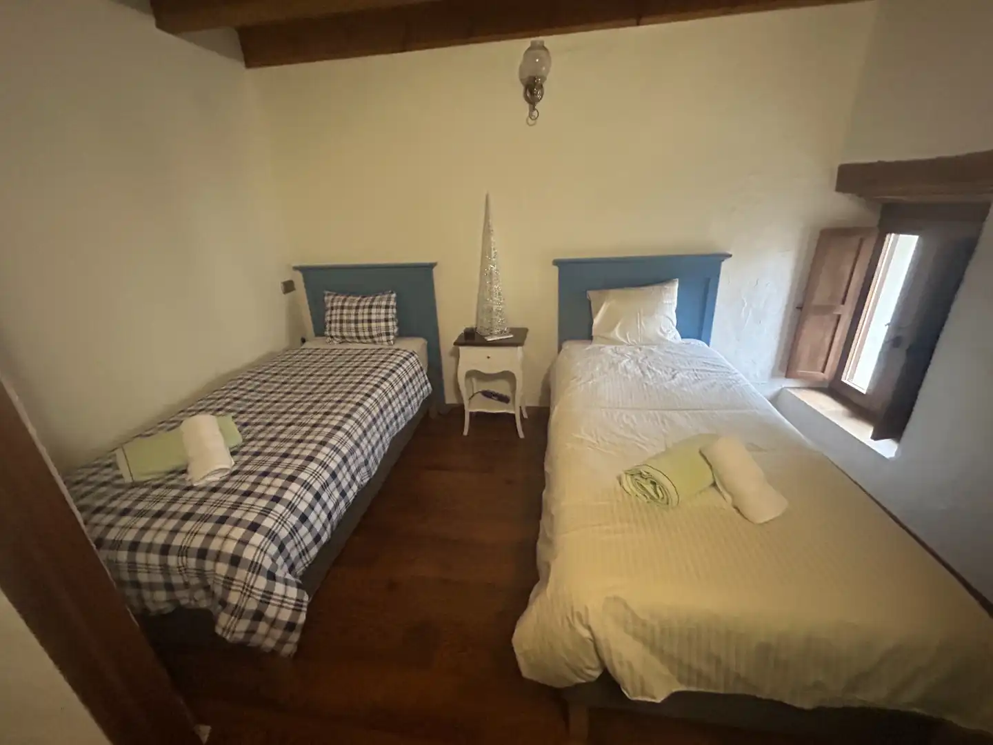 Dormitori de Casa adosada en venda en Bahabón amb Aire condicionat, Calefacció i Moblat