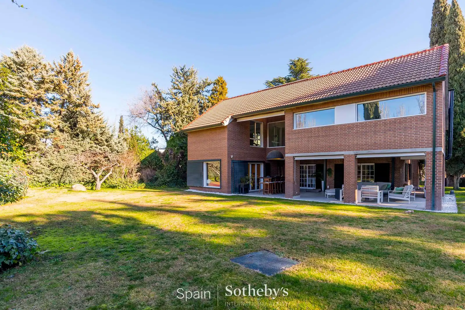 Exterior view of Houses for sale in La Moraleja  with Air Conditioner, Heating and Private garden