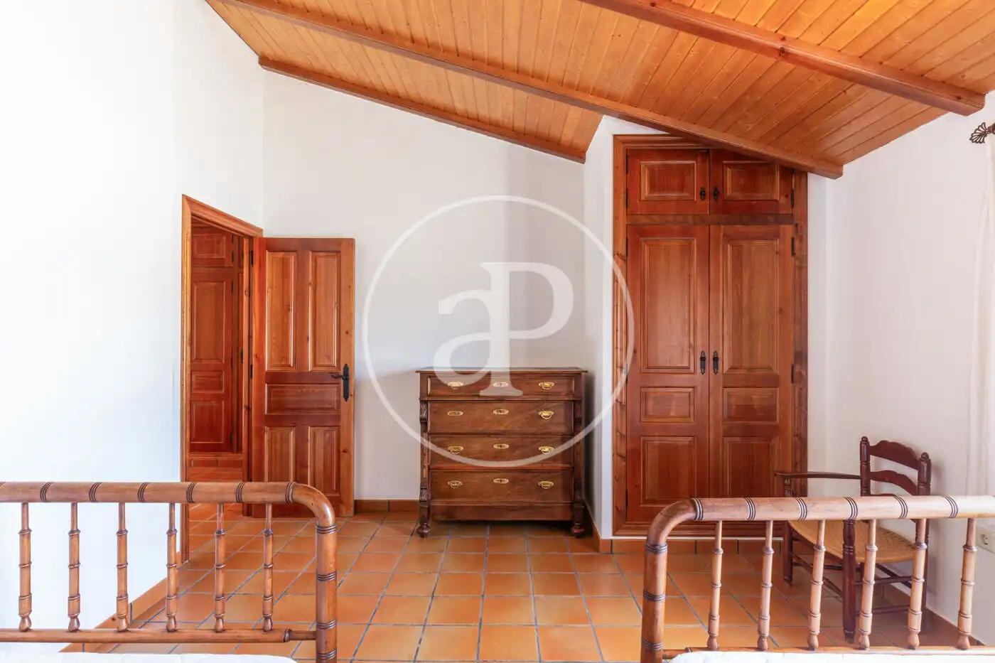 Finca rústica en venda en Requena amb Aire condicionat, Calefacció i Jardí privat
