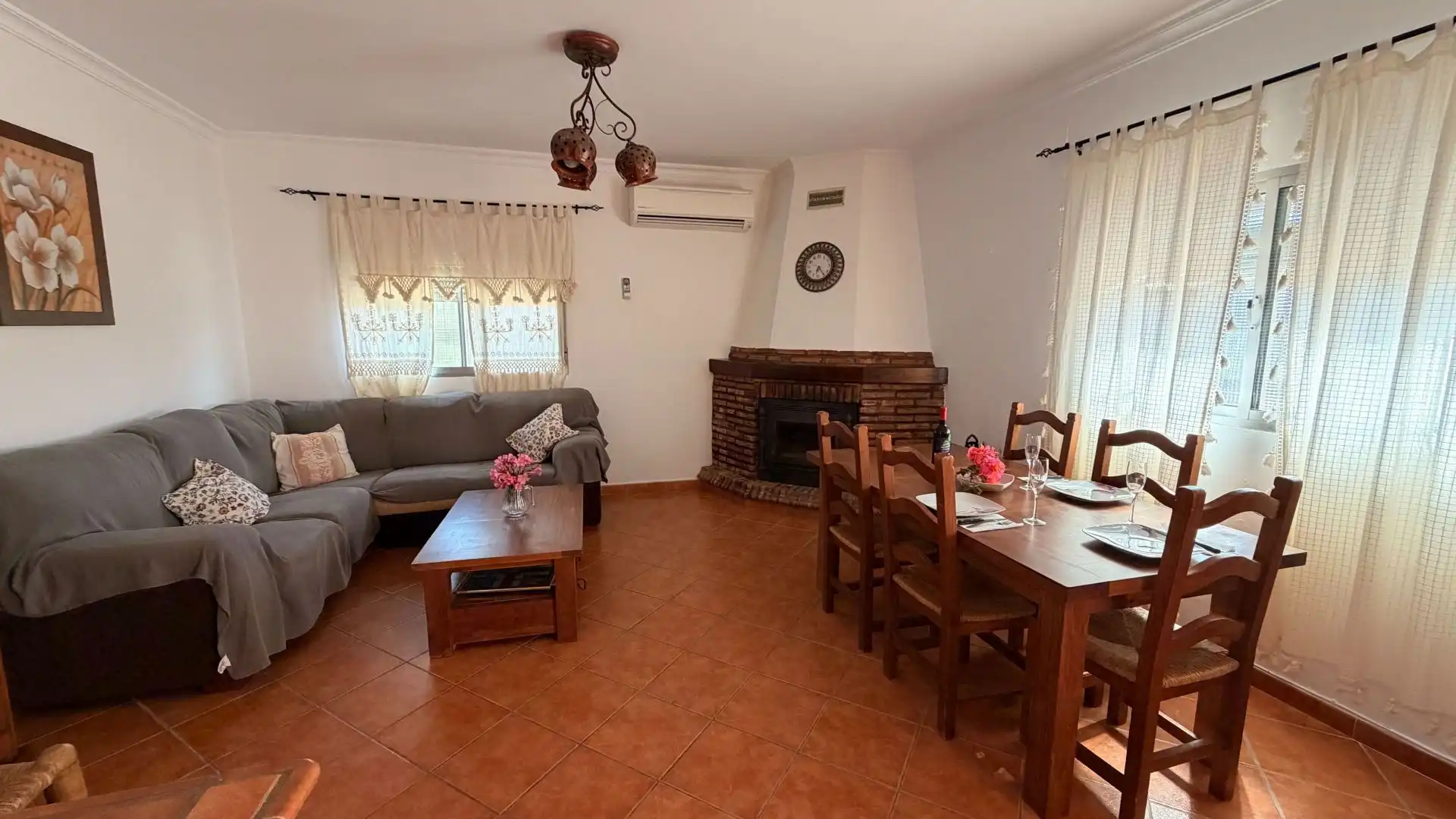 Sala d'estar de Finca rústica en venda en Almogía amb Aire condicionat i Piscina