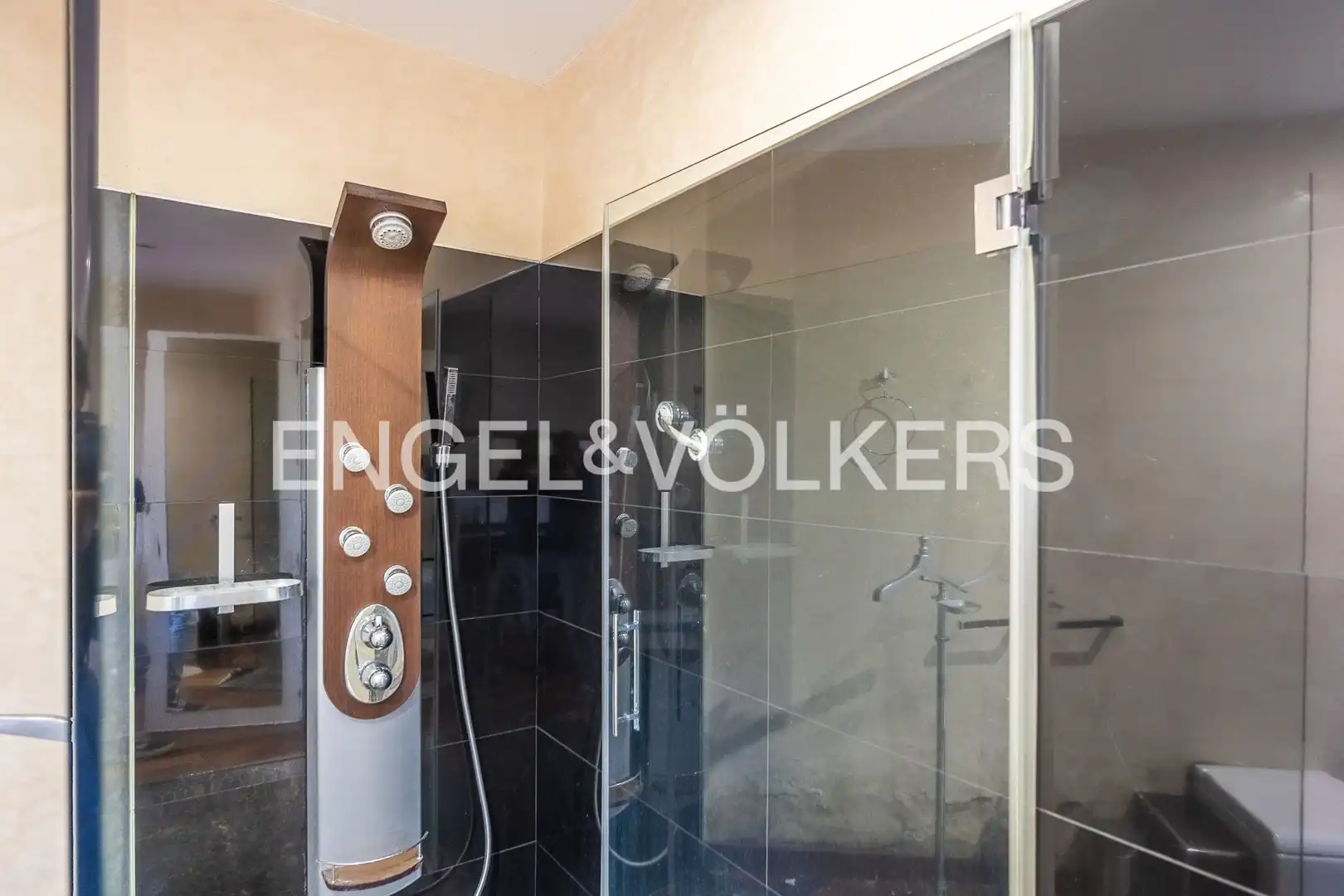 Baño de Casa o chalet en venta en Mairena del Aljarafe con Aire acondicionado, Calefacción y Jardín privado