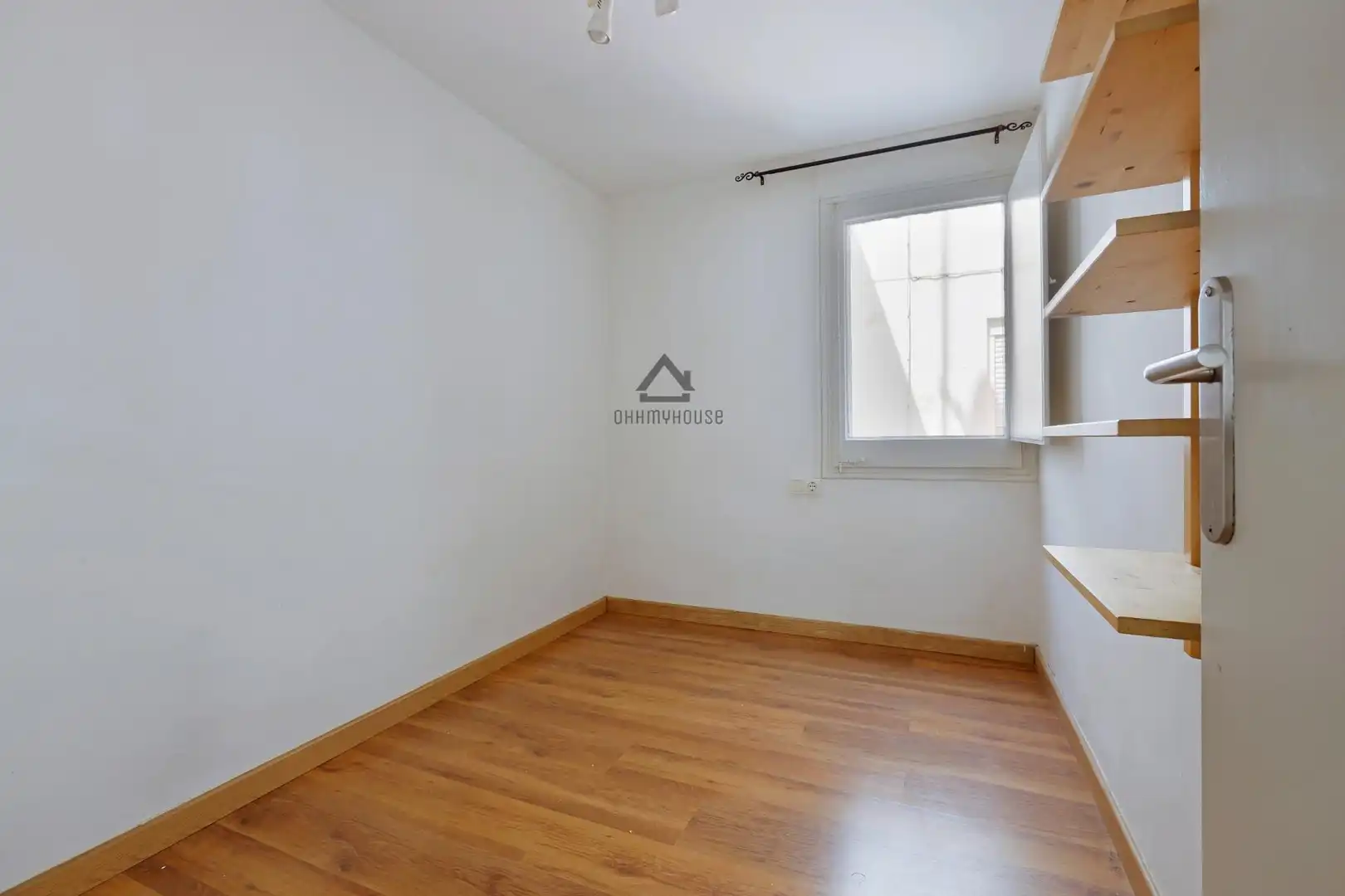 Habitación de Piso en venta en Barcelona con Balcón