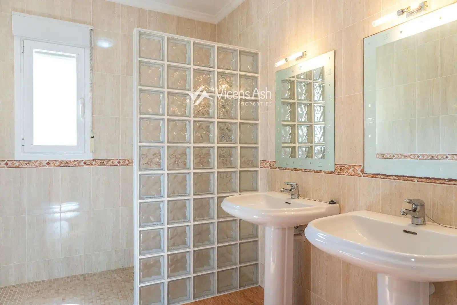 Bathroom of Houses for sale in Jávea / Xàbia  with Heating