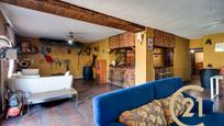 Wohnzimmer von Country house zum verkauf in Monda mit Privatgarten, Terrasse und Schwimmbad