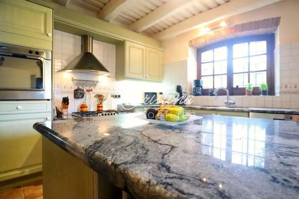 Küche von Country house zum Verkauf in Santa Cristina d'Aro mit Heizung, Privatgarten und Schwimmbad