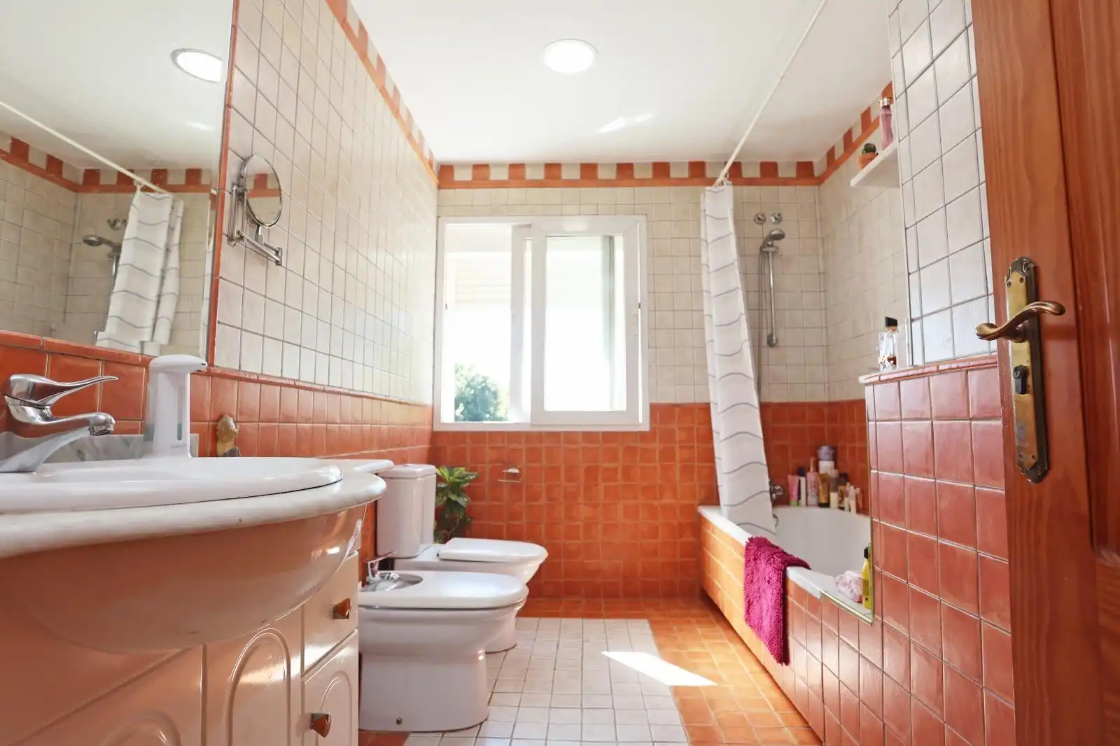 Baño de Piso en venta en Málaga con Aire acondicionado