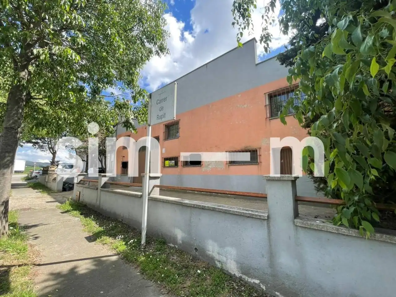Exterior view of Industrial buildings for rent in Vic