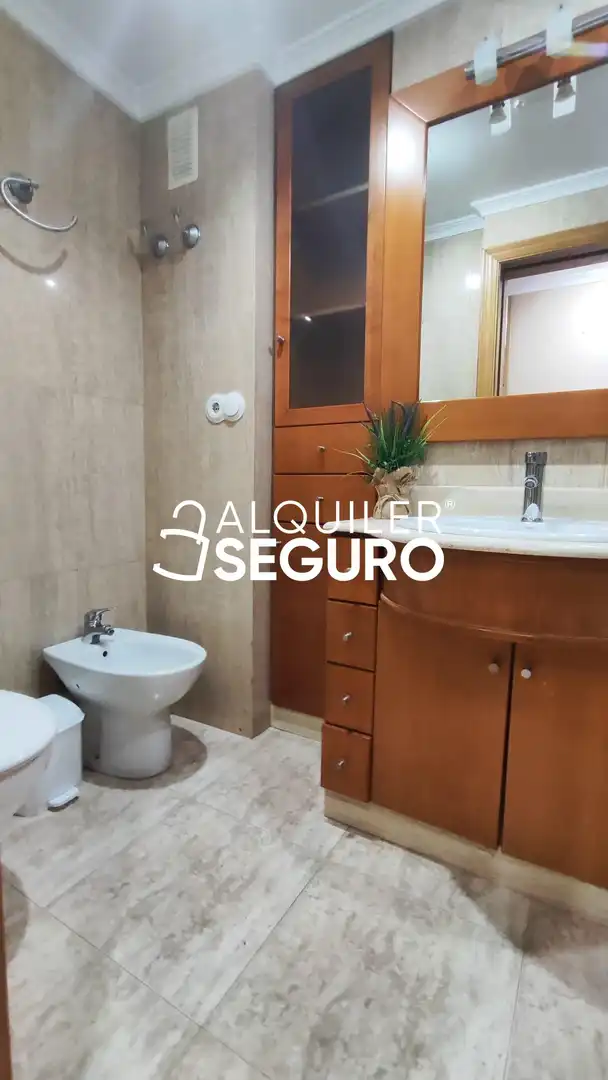 Bany de Pis de lloguer en Jesús