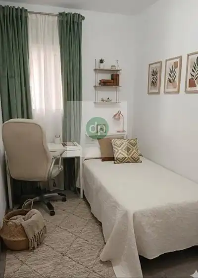 Dormitori de Pis de lloguer en Badajoz amb Terrassa