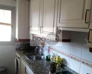 Kitchen of Flat to rent in  Sevilla Capital  with Air Conditioner, Terrace and Community pool