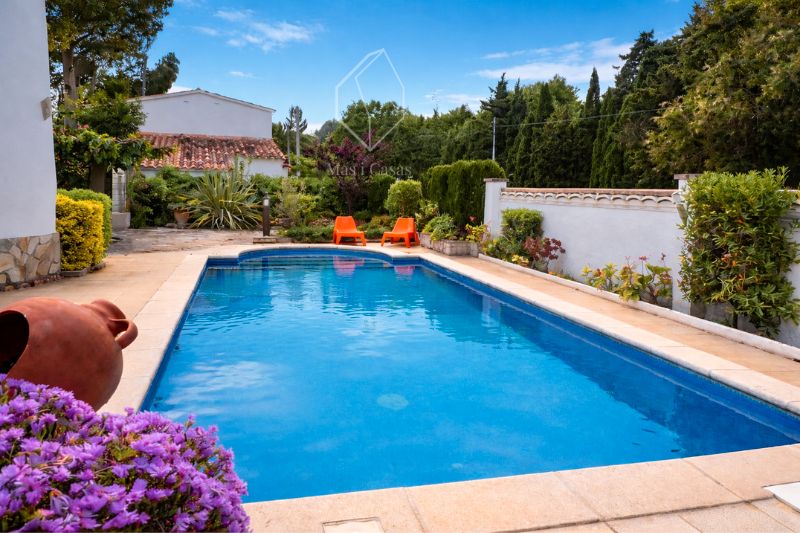 Piscina de Casa o chalet en venta en L'Escala con Aire acondicionado, Calefacción y Jardín privado
