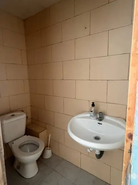 Bany de Local de lloguer en Pobles del Sud