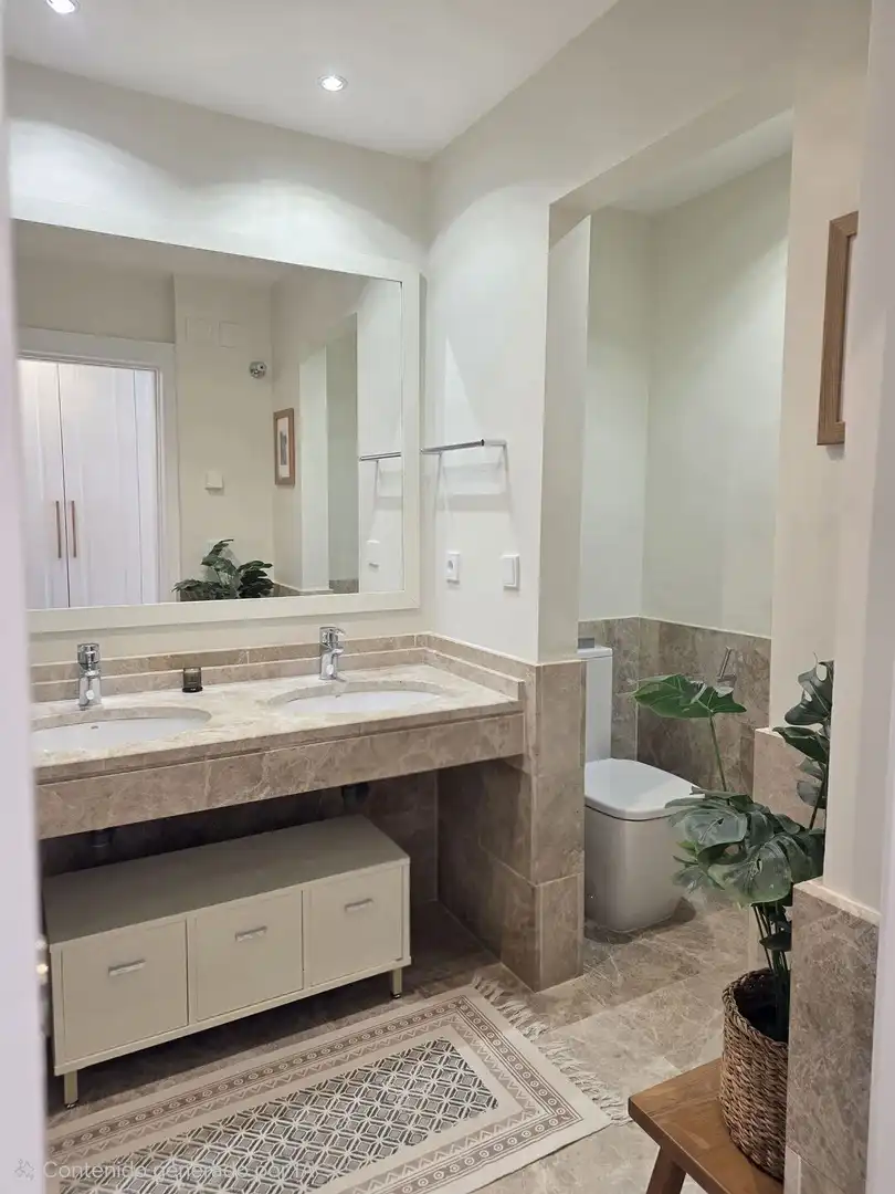 Bany de Casa o xalet en venda en Marbella amb Jardí privat, Terrassa i Traster
