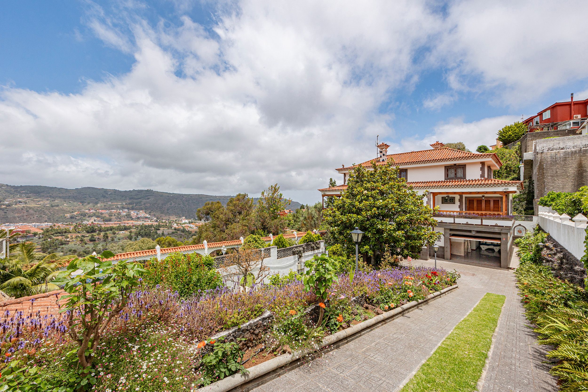 Exterior view of House or chalet for sale in Santa Brígida  with Terrace and Swimming Pool