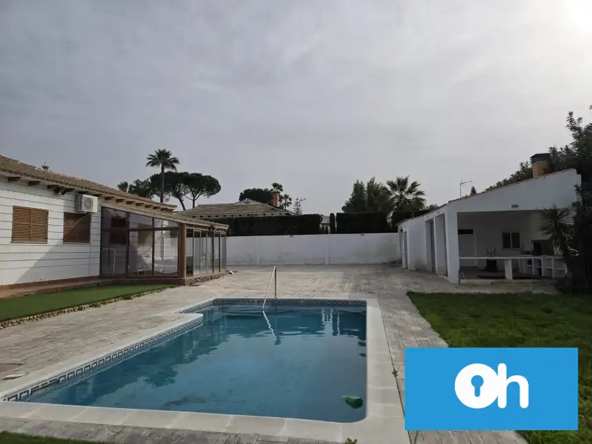 Piscina de Casa adosada en venta en Aljaraque con Aire acondicionado, Jardín privado y Trastero