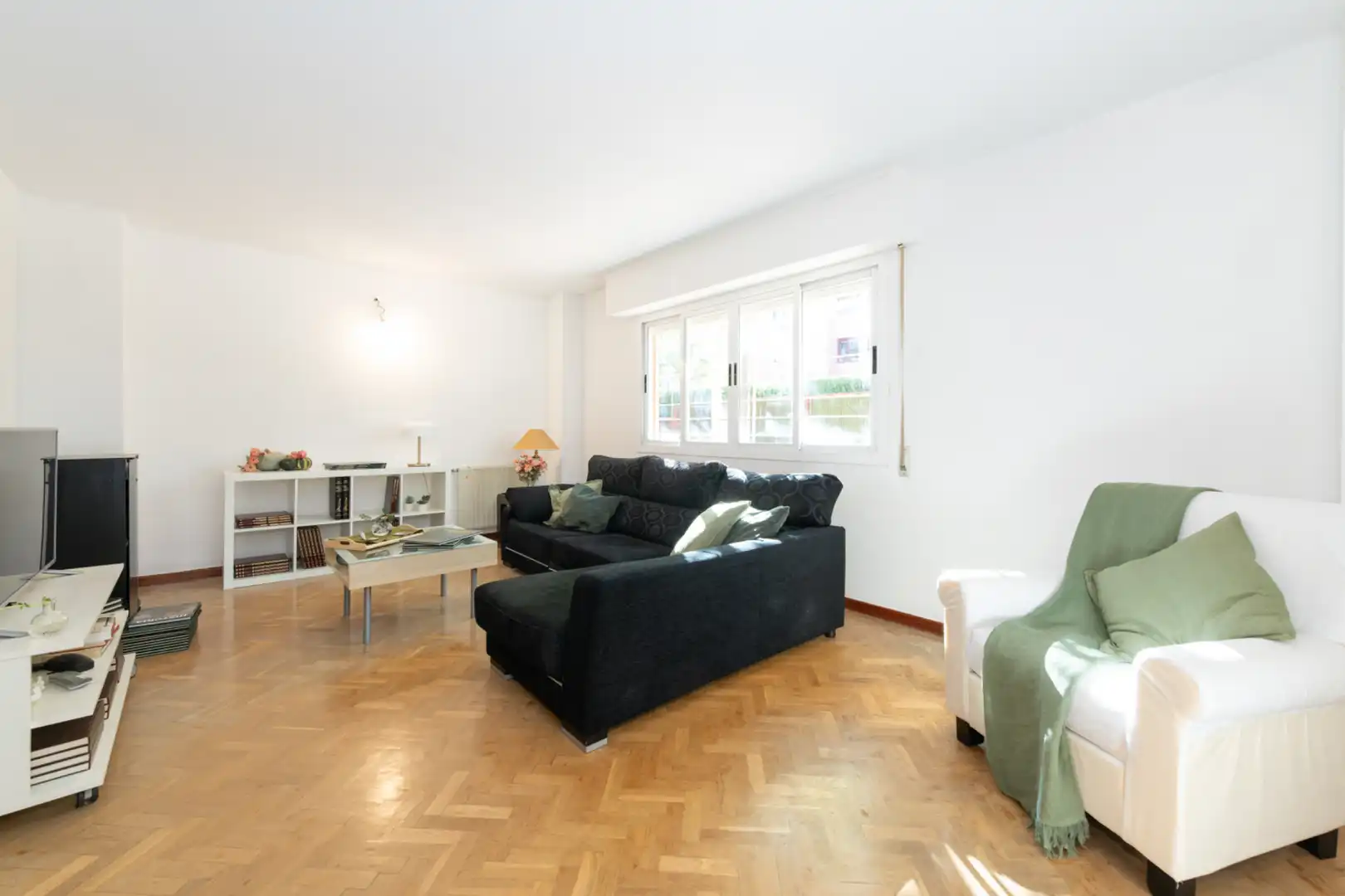 Piso con ascensor en venta en Avenida de Viñuelas