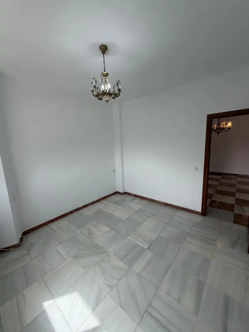 Dormitori de Casa o xalet en venda en Morón de la Frontera