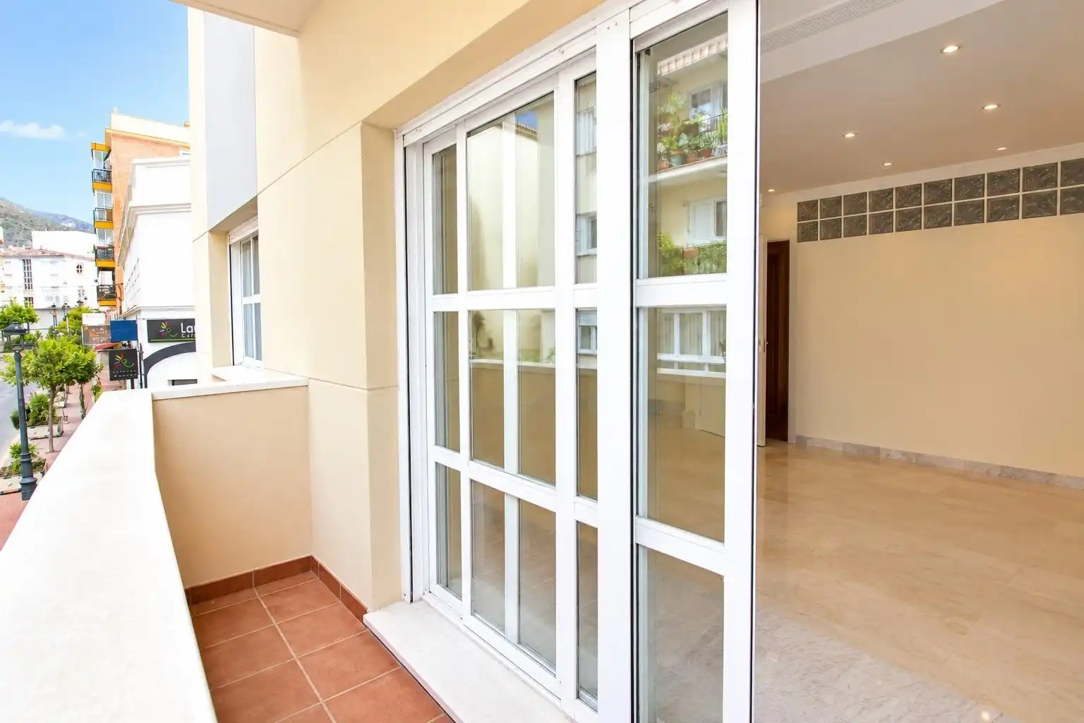 Local comercial en venta en Calle DOLORES IBARRURI